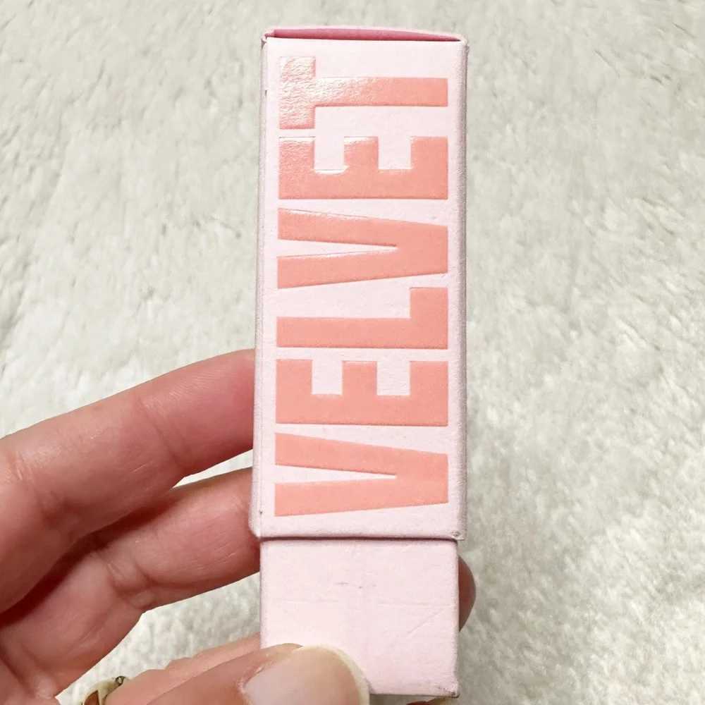NIB Jeffree Star Velvet Trap Lipstick in Celebrity Skin OG Full Size 4g